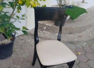 Prodavam Stolici Na Golemo I Malo