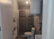 Се изнајмува нов стан 40м2 во Влае + паркинг + дво