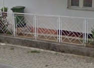 Зелезна ограда