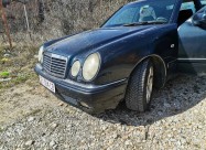 Mercedes E-300 Td 