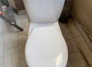 Продавам мохоблок ФАЈАНС шоља со капак