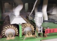 Четката за фина обработка на дрво